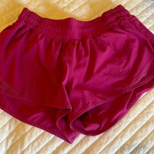 Magenta lululemon hotty hot 2.5 inch